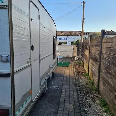 Caravane Residentielle * Мериньяк