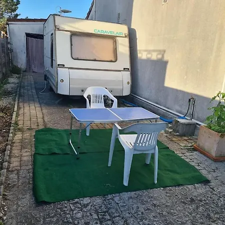 Caravane Residentielle Hébergement de vacances *